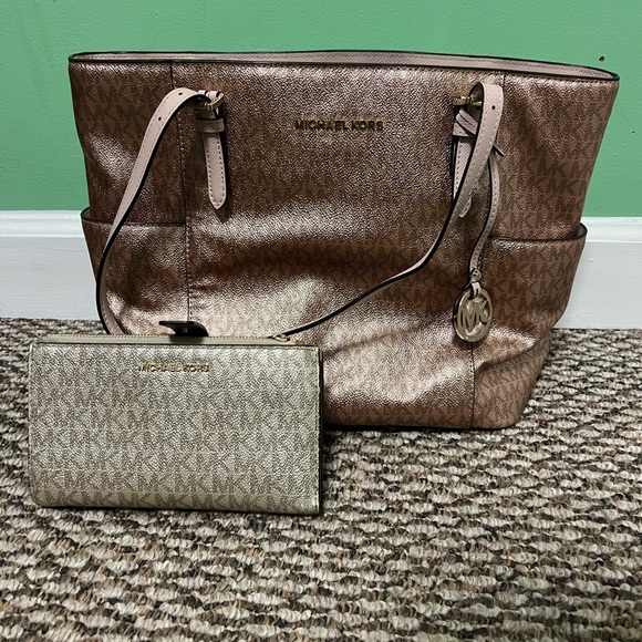 Michael Kors Metallic Brown and Cream Tote Set - Picture 1 of 2